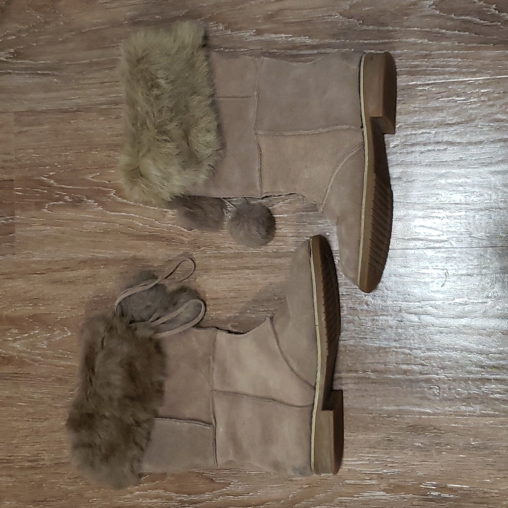 (7.5) Leather Real Fur Trim Boots Tradition Moccasin Soft Cozy Rubber Outsole